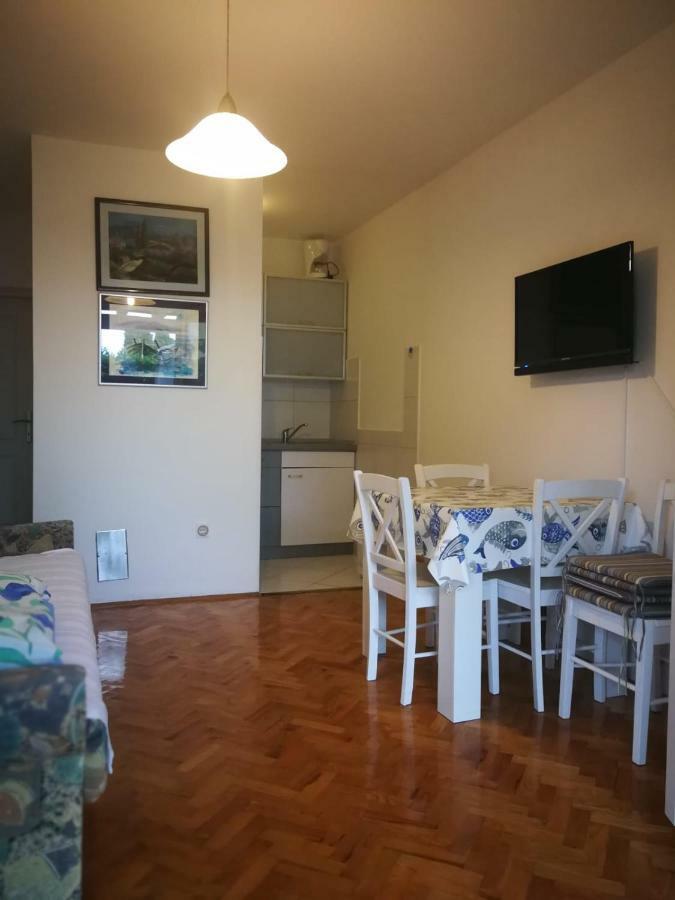 Apartment Hudan Malinska Exterior foto
